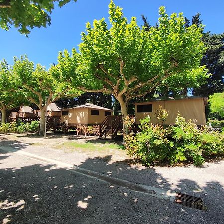 Camping Porte Des Alpilles By M.A Destination Glamping Saint-Étienne-du-Grès Eksteriør billede
