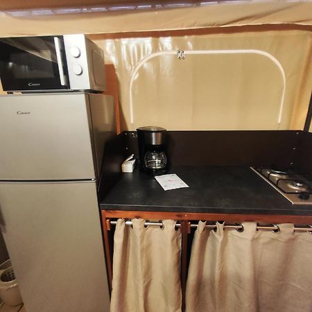 Camping Porte Des Alpilles By M.A Destination Glamping Saint-Étienne-du-Grès Eksteriør billede