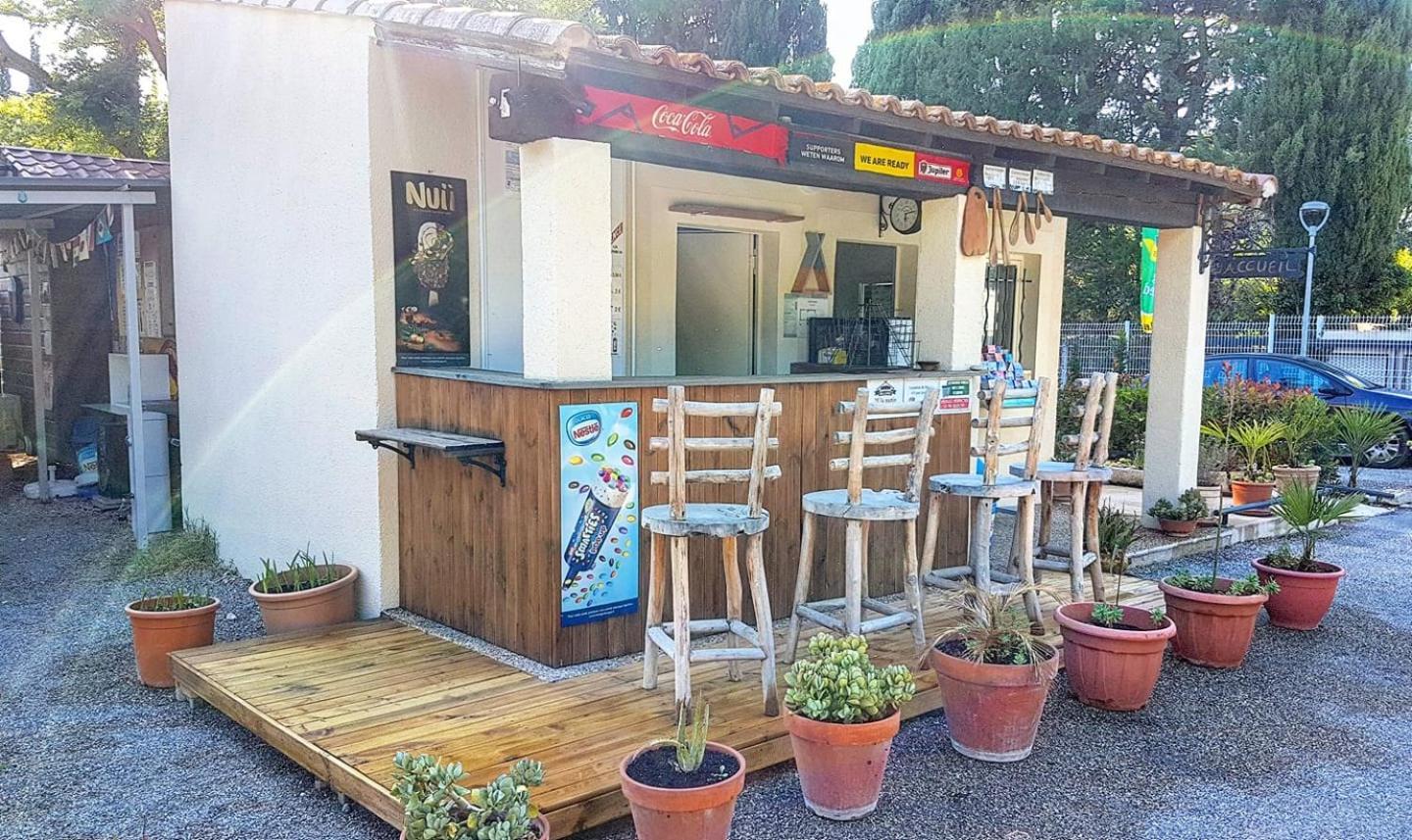 Camping Porte Des Alpilles By M.A Destination Glamping Saint-Étienne-du-Grès Eksteriør billede