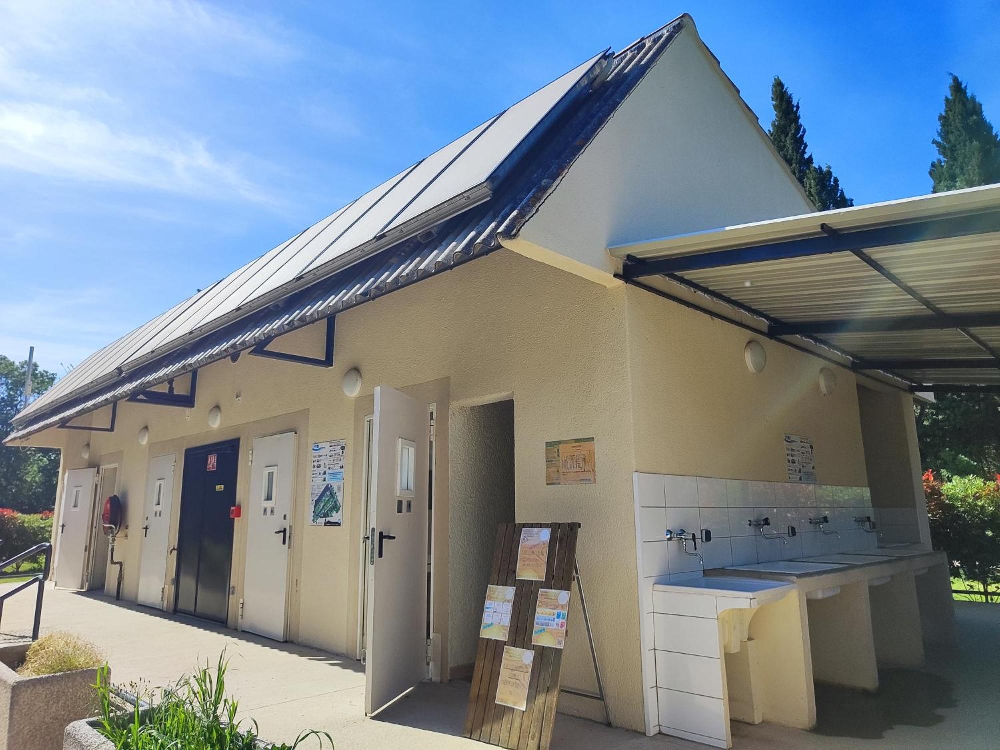 Camping Porte Des Alpilles By M.A Destination Glamping Saint-Étienne-du-Grès Eksteriør billede