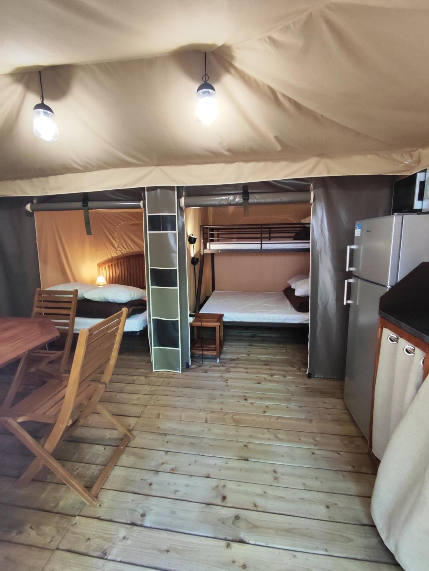 Camping Porte Des Alpilles By M.A Destination Glamping Saint-Étienne-du-Grès Eksteriør billede