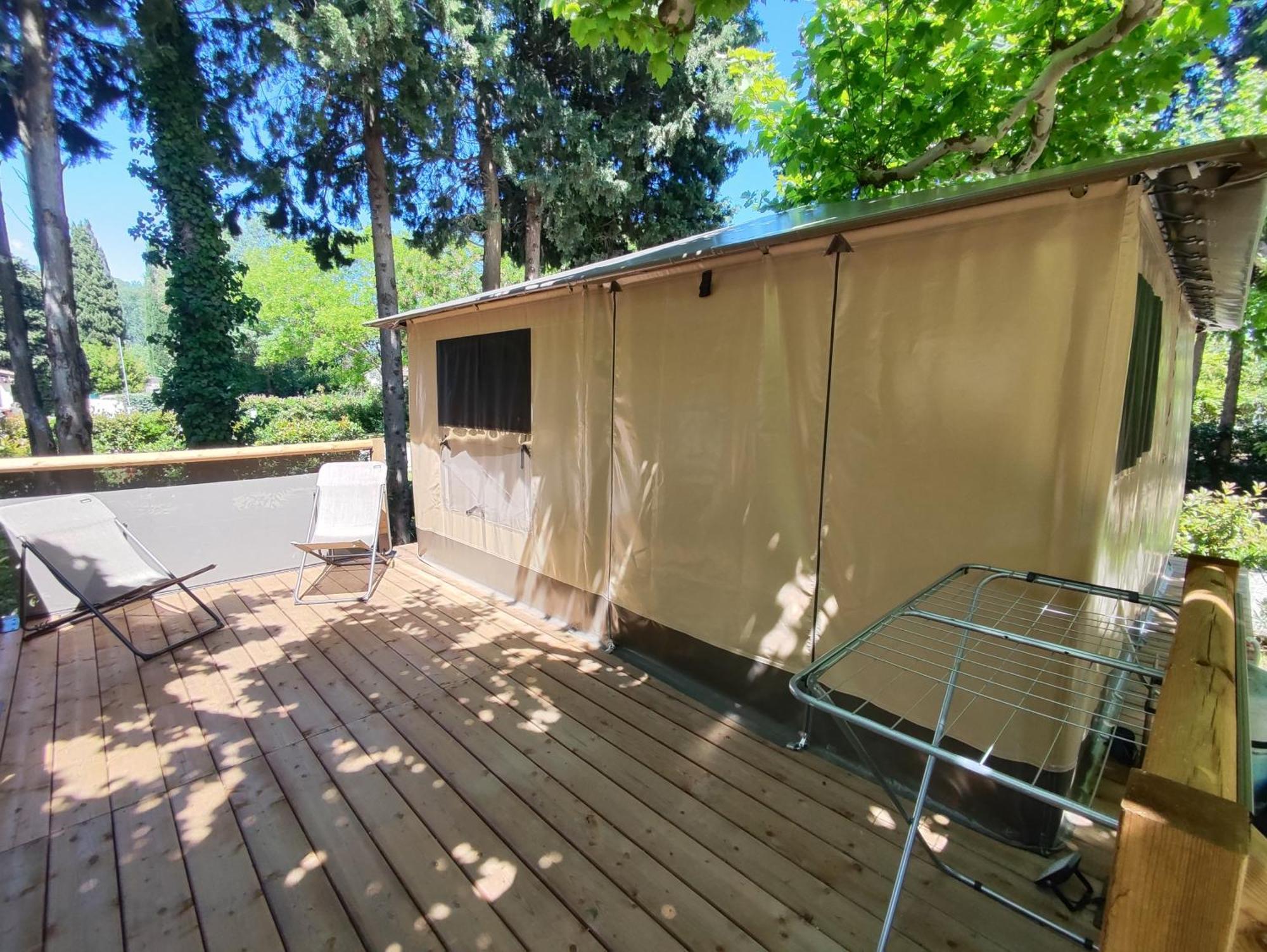 Camping Porte Des Alpilles By M.A Destination Glamping Saint-Étienne-du-Grès Eksteriør billede