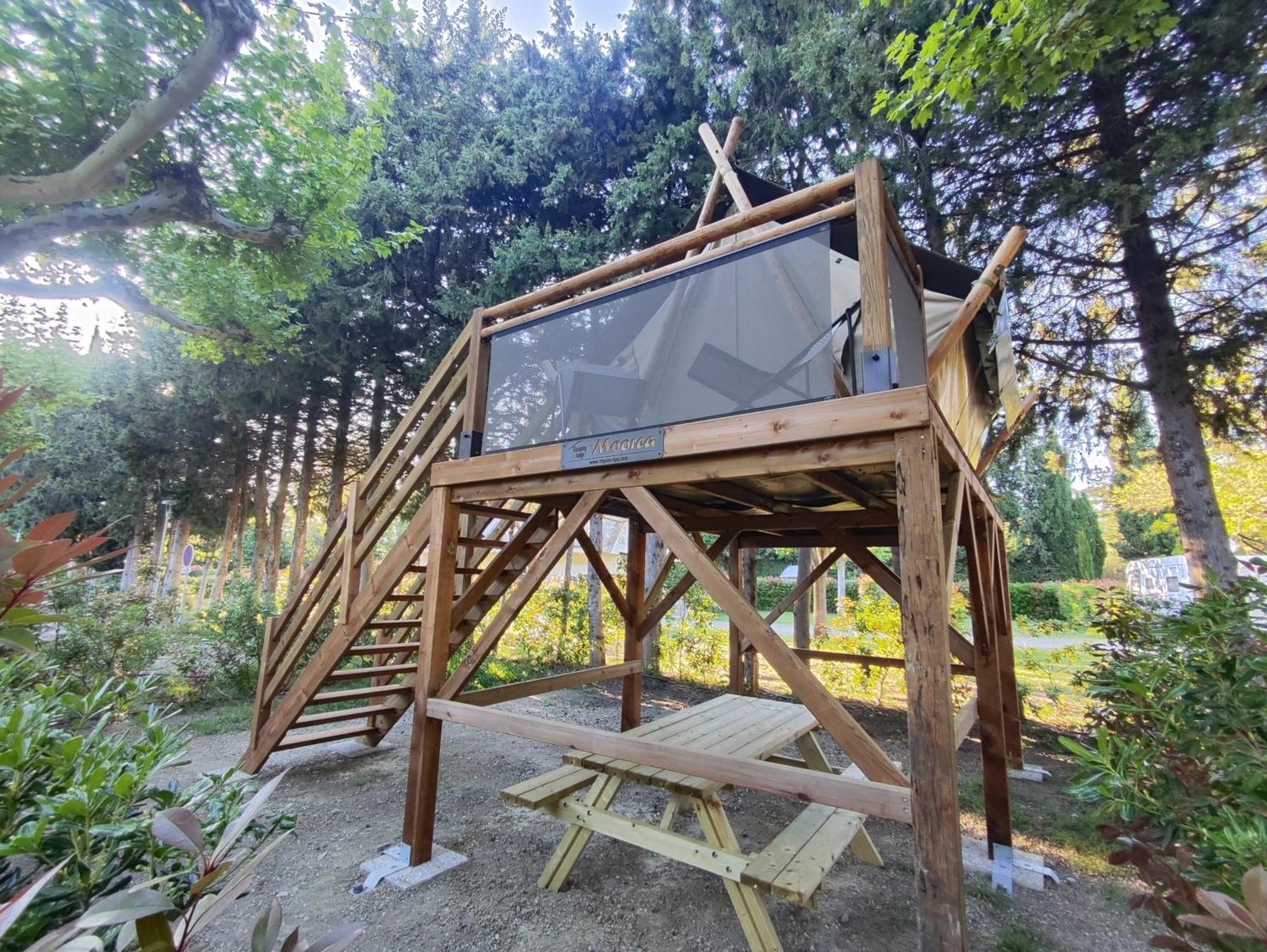 Camping Porte Des Alpilles By M.A Destination Glamping Saint-Étienne-du-Grès Eksteriør billede