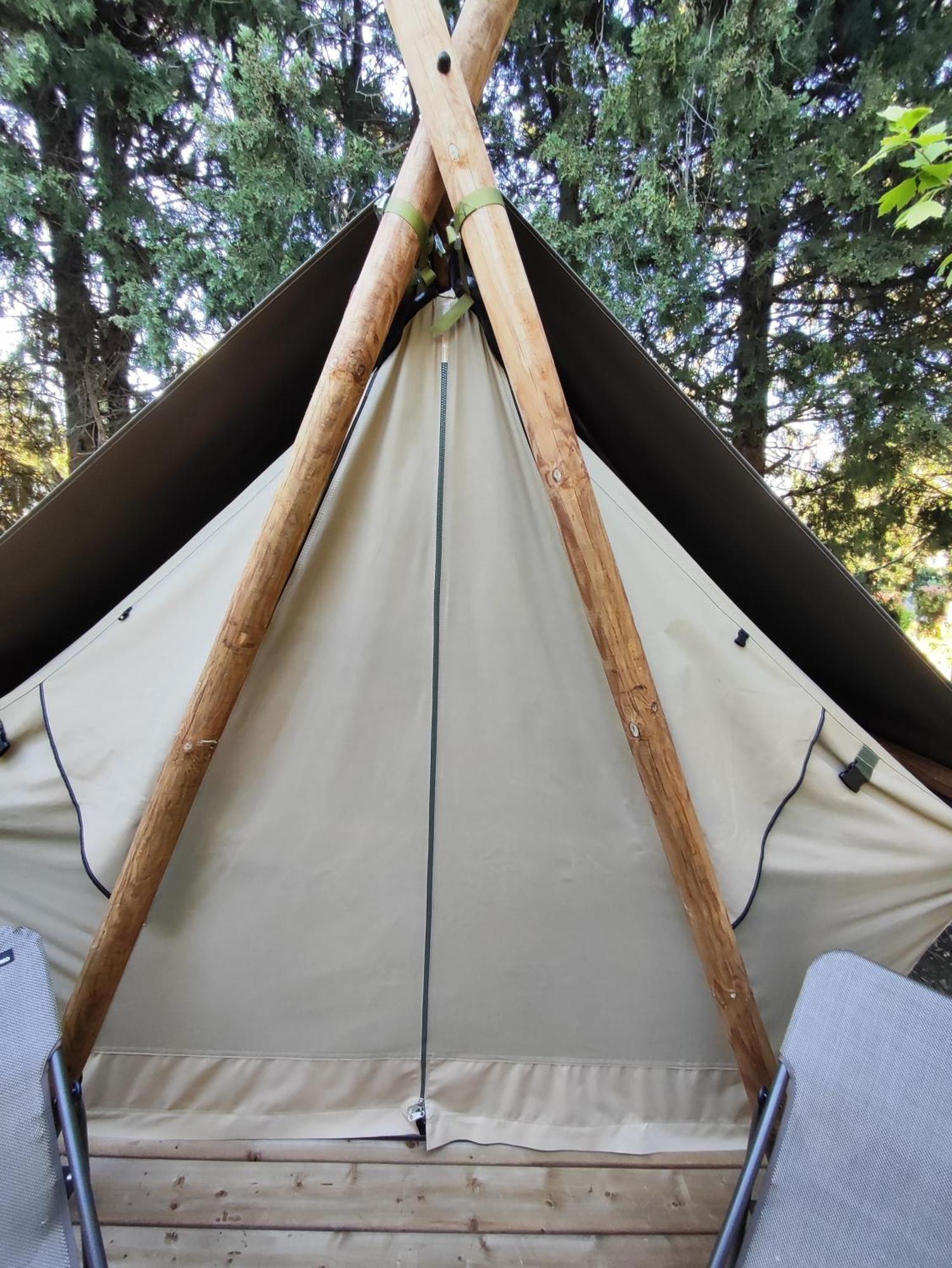 Camping Porte Des Alpilles By M.A Destination Glamping Saint-Étienne-du-Grès Eksteriør billede
