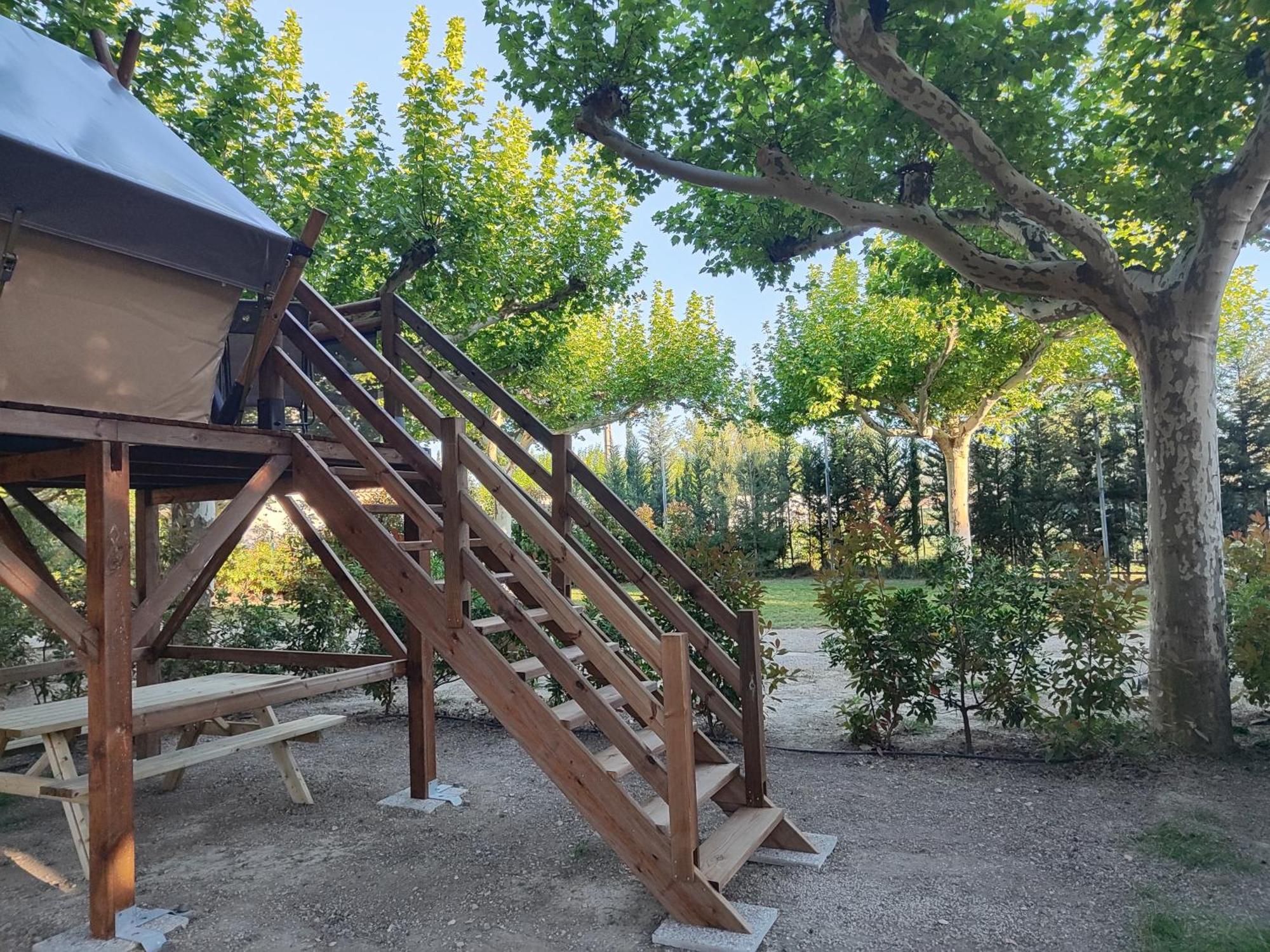 Camping Porte Des Alpilles By M.A Destination Glamping Saint-Étienne-du-Grès Eksteriør billede