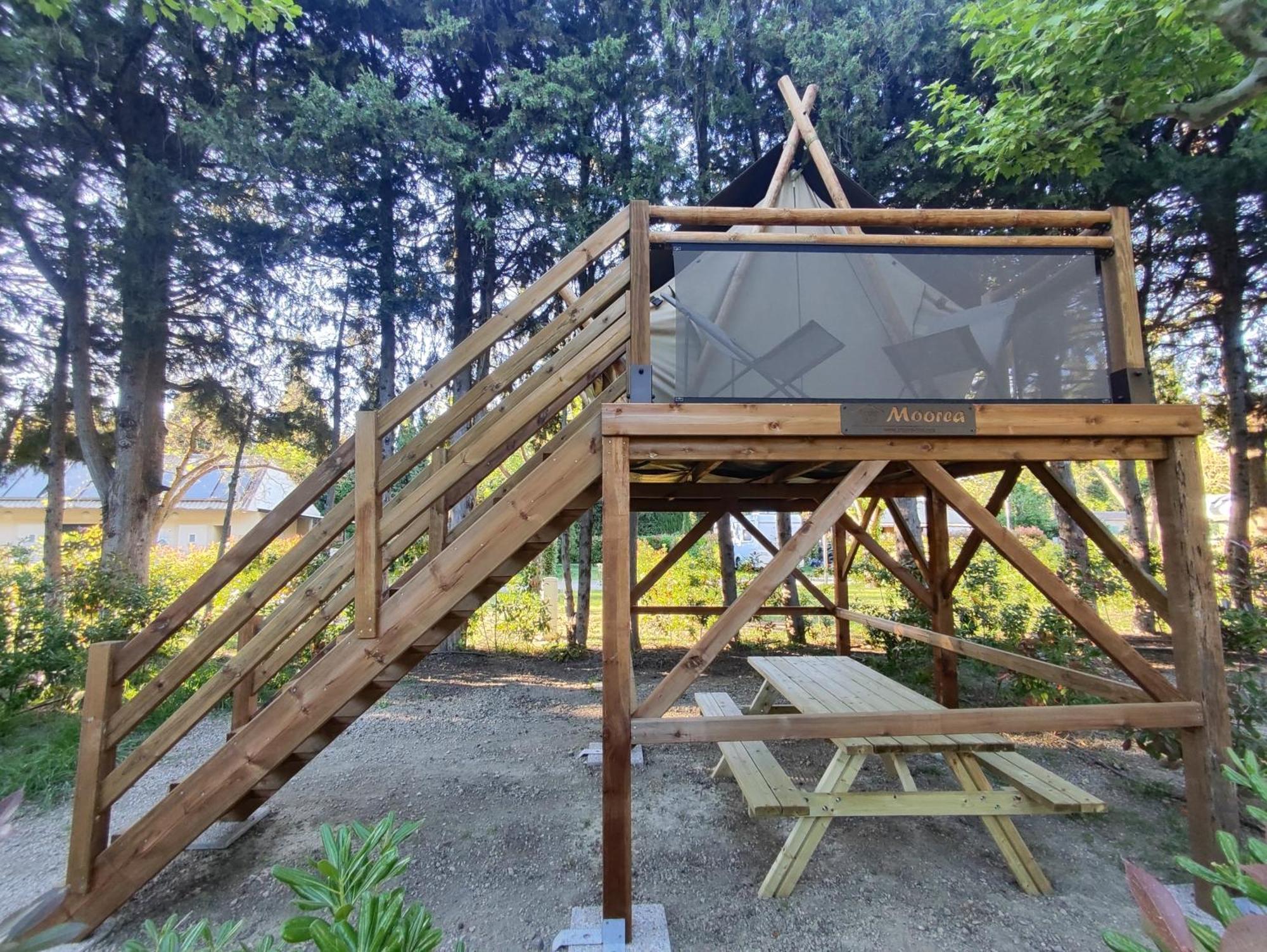 Camping Porte Des Alpilles By M.A Destination Glamping Saint-Étienne-du-Grès Eksteriør billede