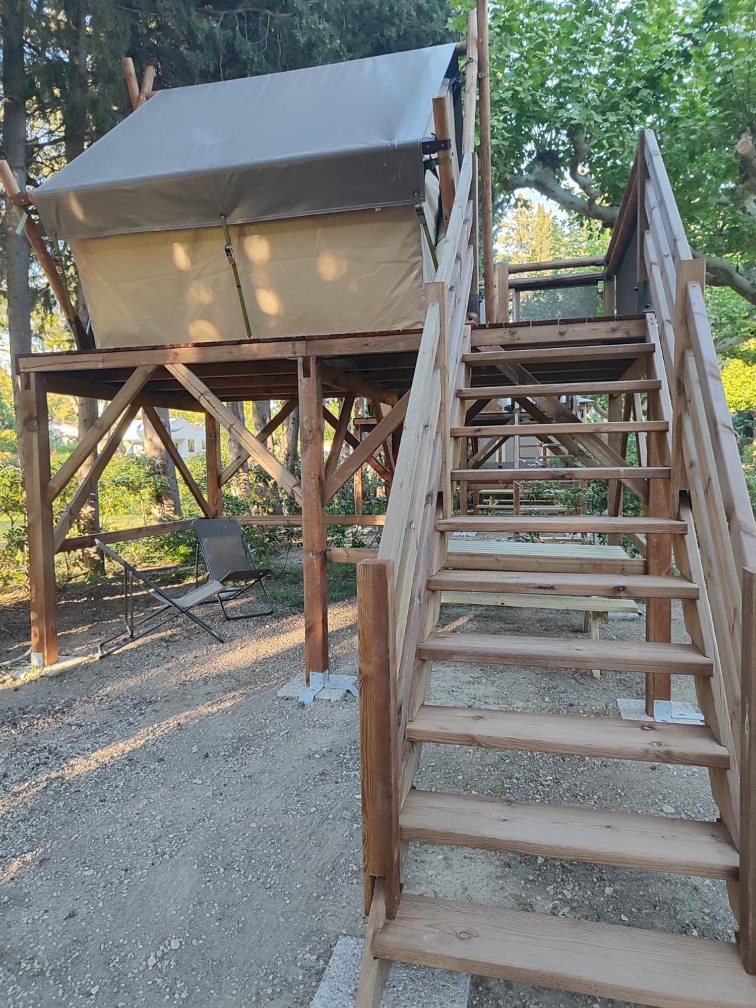 Camping Porte Des Alpilles By M.A Destination Glamping Saint-Étienne-du-Grès Eksteriør billede